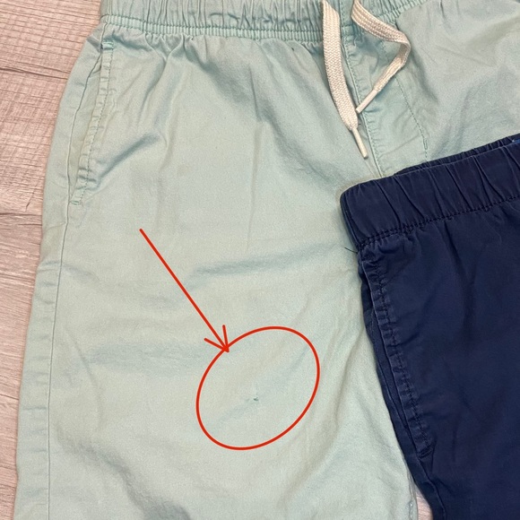 Old Navy Shorts - Size XL (14-16) - Picture 4 of 4